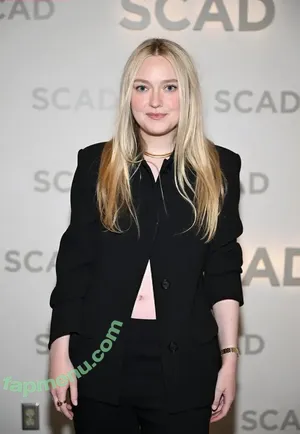 Dakota Fanning / dakota_fanning / dakotafanning nude photo #0547