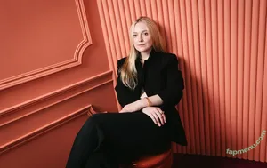 Dakota Fanning / dakota_fanning / dakotafanning nude photo #0552