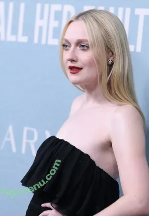 Dakota Fanning / dakota_fanning / dakotafanning nude photo #0580