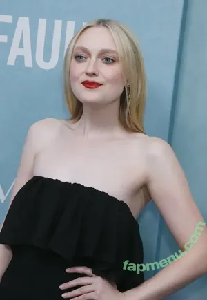 Dakota Fanning / dakota_fanning / dakotafanning nude photo #0596