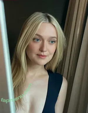 Dakota Fanning / dakota_fanning / dakotafanning nude photo #0622