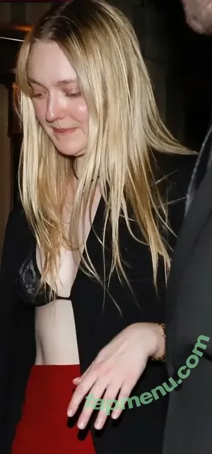 Dakota Fanning / dakota_fanning / dakotafanning nude photo #0678