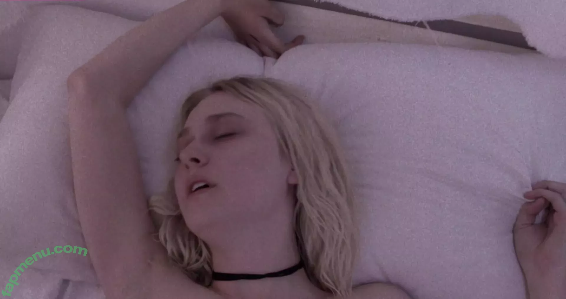 Dakota Fanning nude photo #0016 (dakotafanning)