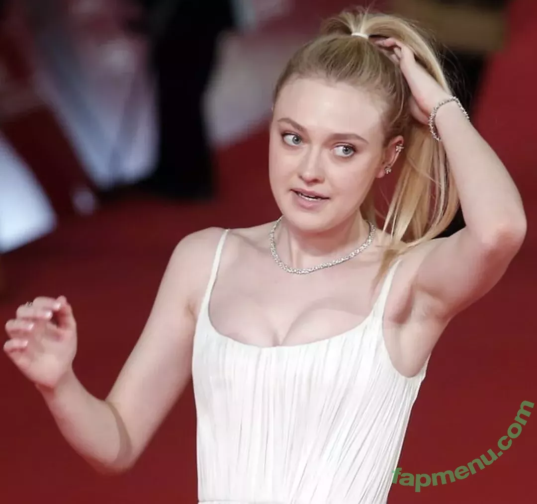 Dakota Fanning nude photo #0027 (dakotafanning)