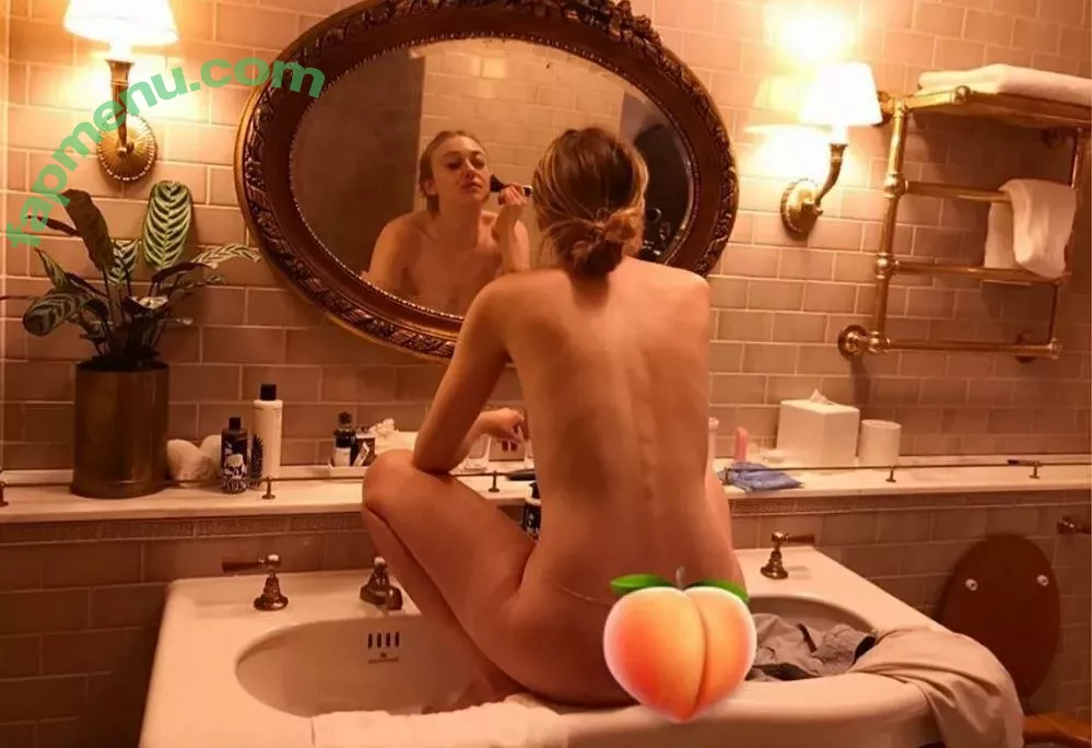 Dakota Fanning nude photo #0061 (dakotafanning)