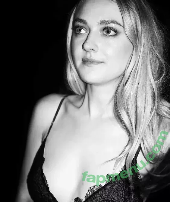 Dakota Fanning nude photo #0114 (dakotafanning)