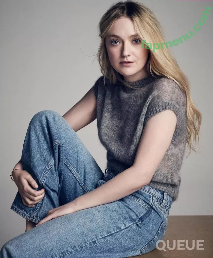 Dakota Fanning nude photo #0164 (dakotafanning)