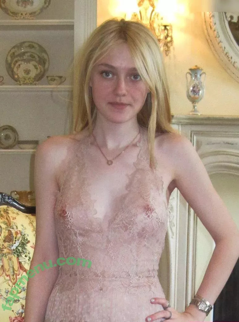 Dakota Fanning nude photo #0209 (dakotafanning)