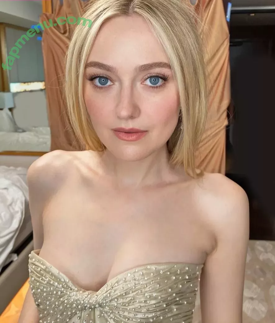 Dakota Fanning nude photo #0320 (dakotafanning)