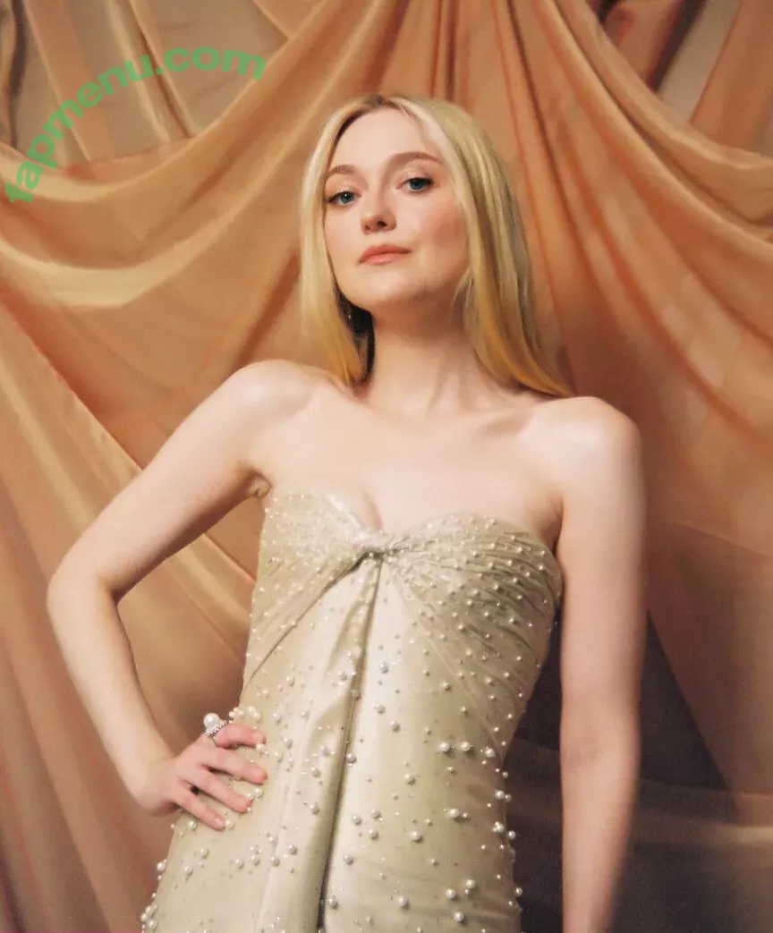 Dakota Fanning nude photo #0363 (dakotafanning)