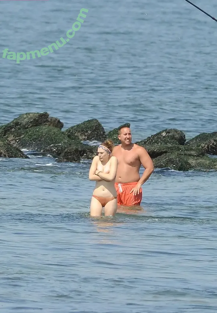 Dakota Fanning nude photo #0455 (dakota_fanning / dakotafanning)