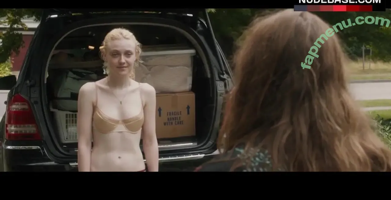 Dakota Fanning nude photo #0502 (dakota_fanning / dakotafanning)