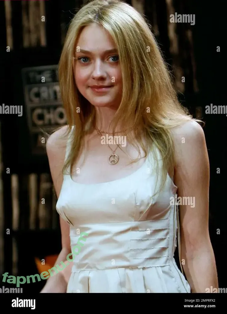 Dakota Fanning nude photo #0504 (dakota_fanning / dakotafanning)