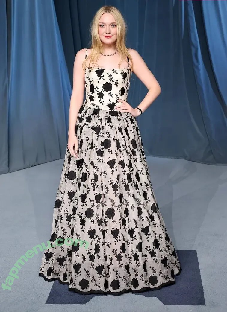 Dakota Fanning nude photo #0511 (dakota_fanning / dakotafanning)