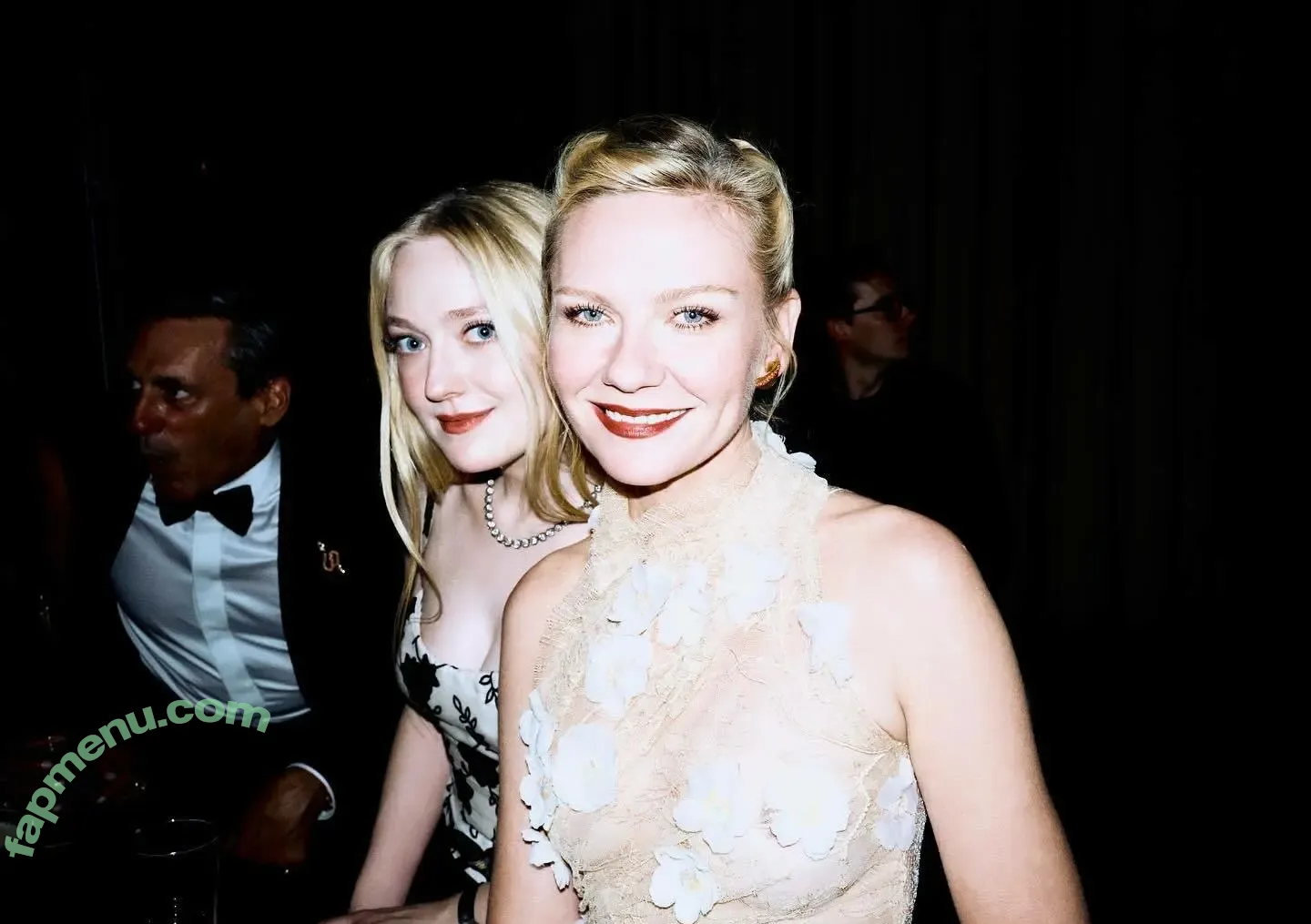 Dakota Fanning nude photo #0522 (dakota_fanning / dakotafanning)