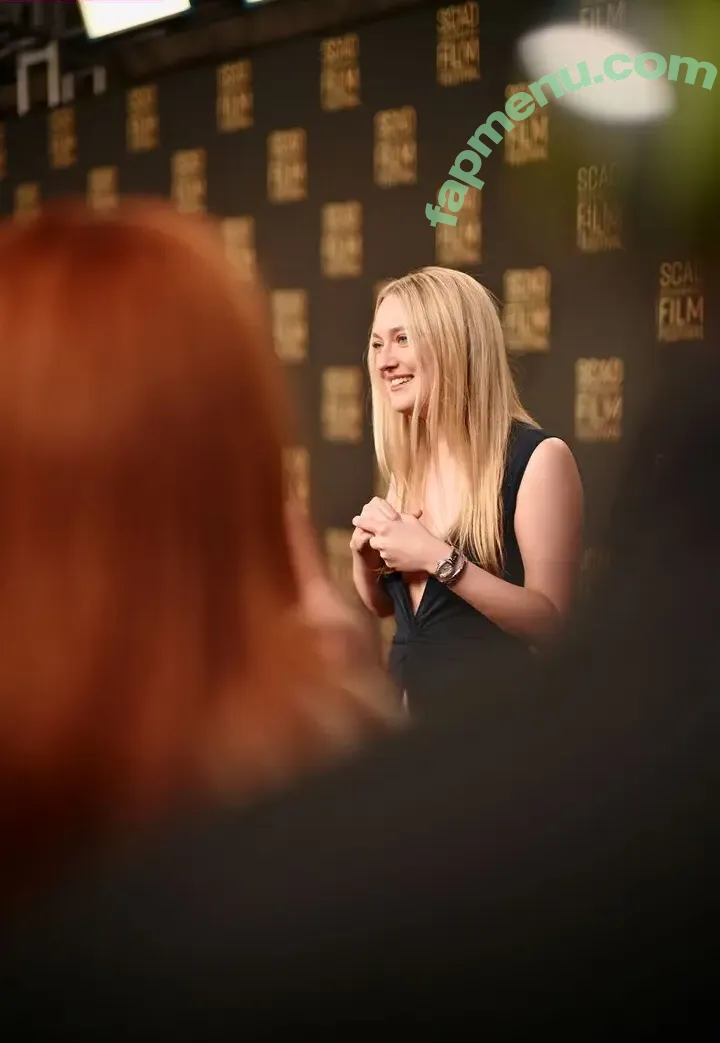 Dakota Fanning nude photo #0561 (dakota_fanning / dakotafanning)