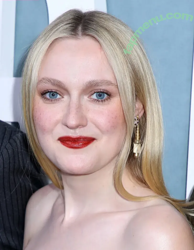 Dakota Fanning nude photo #0564 (dakota_fanning / dakotafanning)