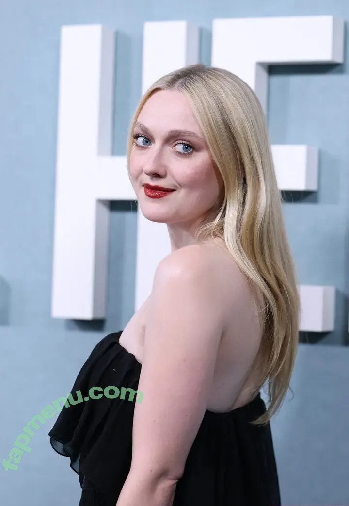 Dakota Fanning nude photo #0579 (dakota_fanning / dakotafanning)