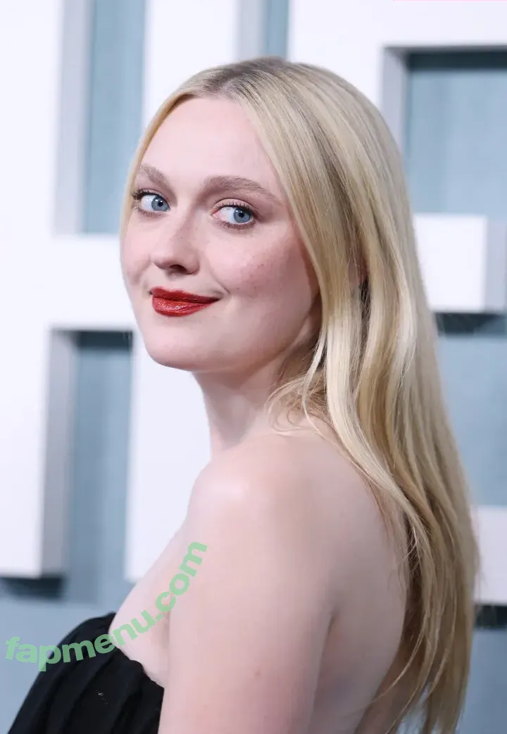 Dakota Fanning nude photo #0581 (dakota_fanning / dakotafanning)