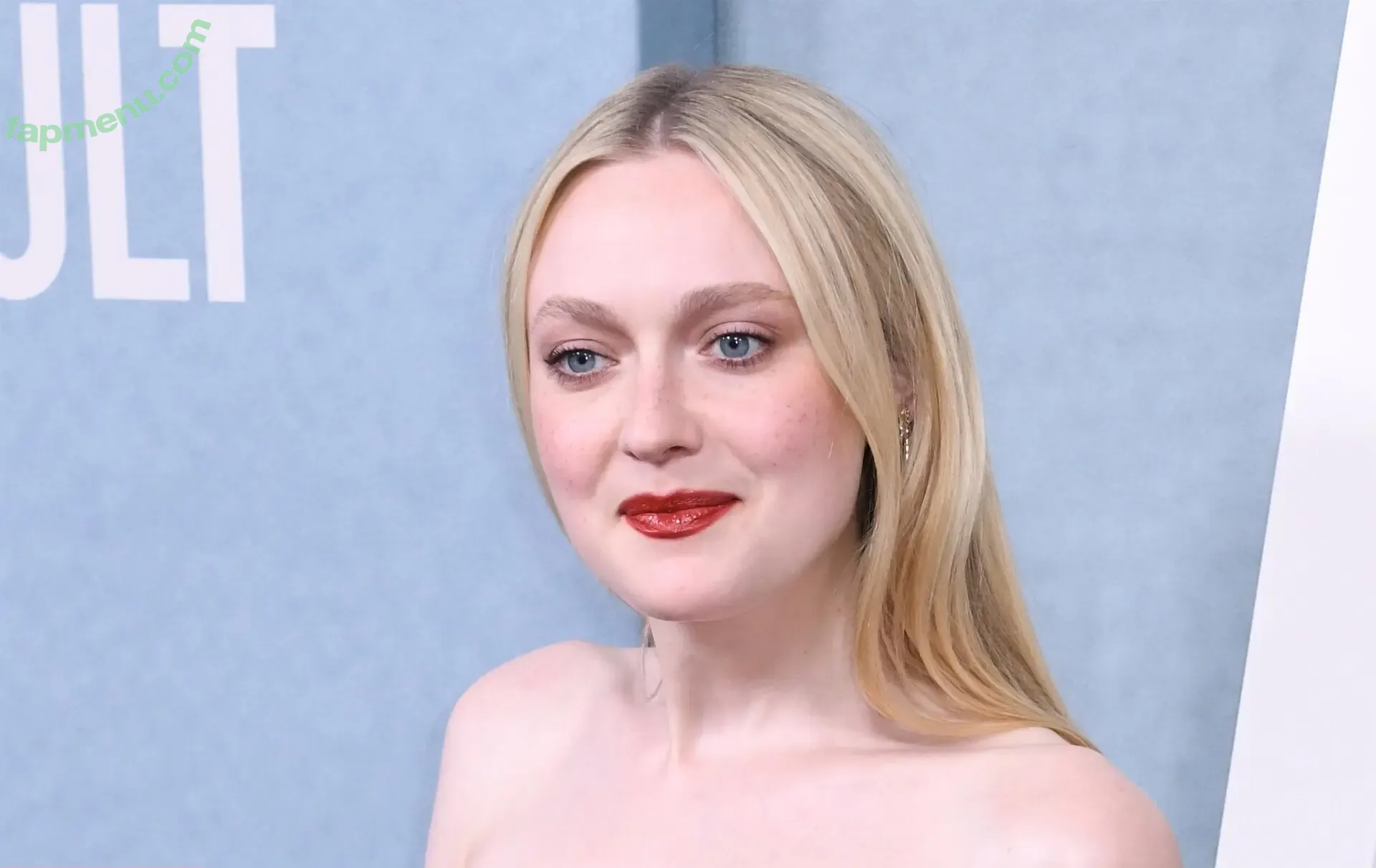 Dakota Fanning nude photo #0605 (dakota_fanning / dakotafanning)