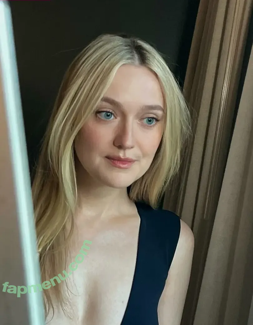 Dakota Fanning nude photo #0622 (dakota_fanning / dakotafanning)