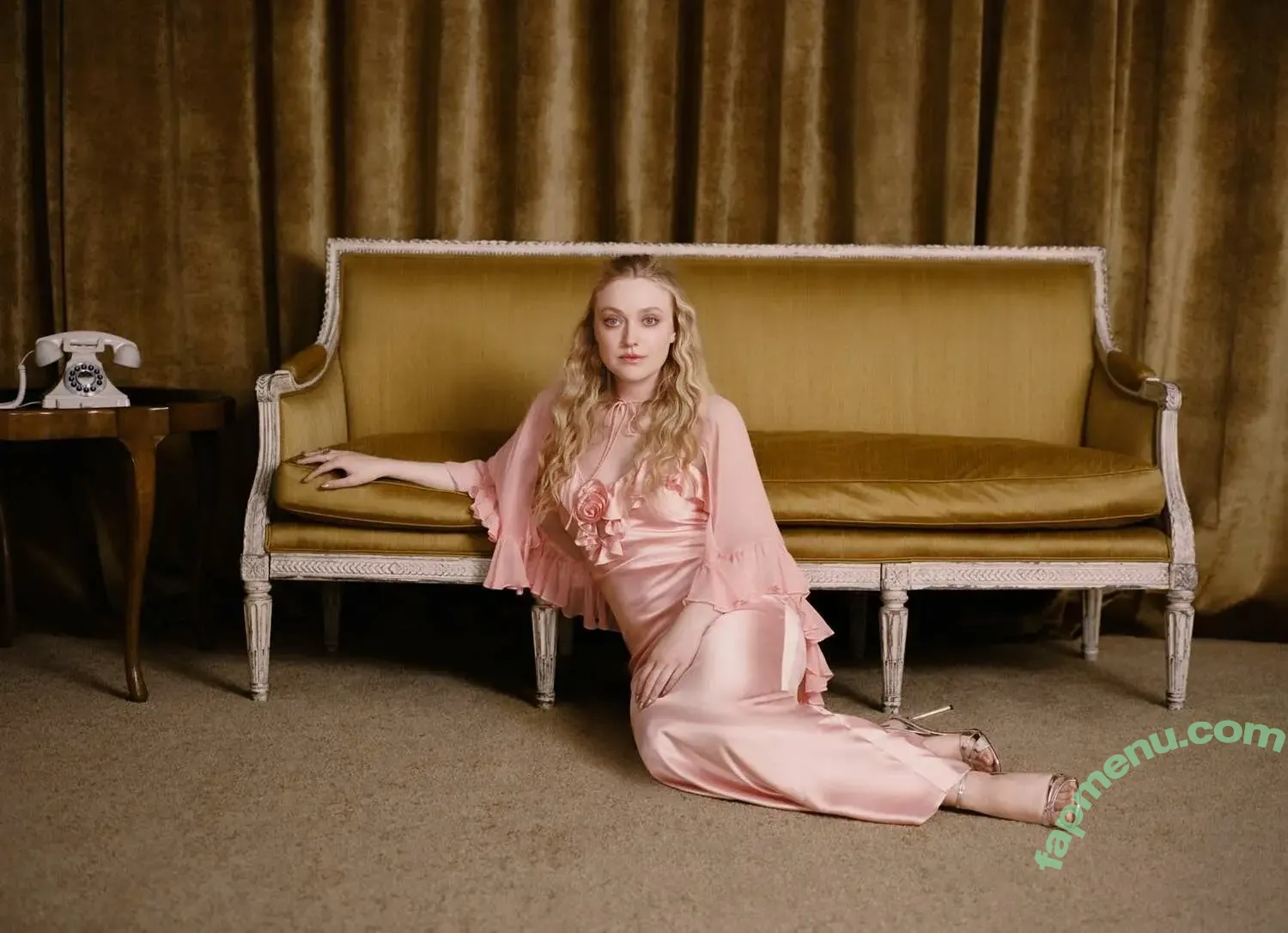 Dakota Fanning nude photo #0648 (dakota_fanning / dakotafanning)