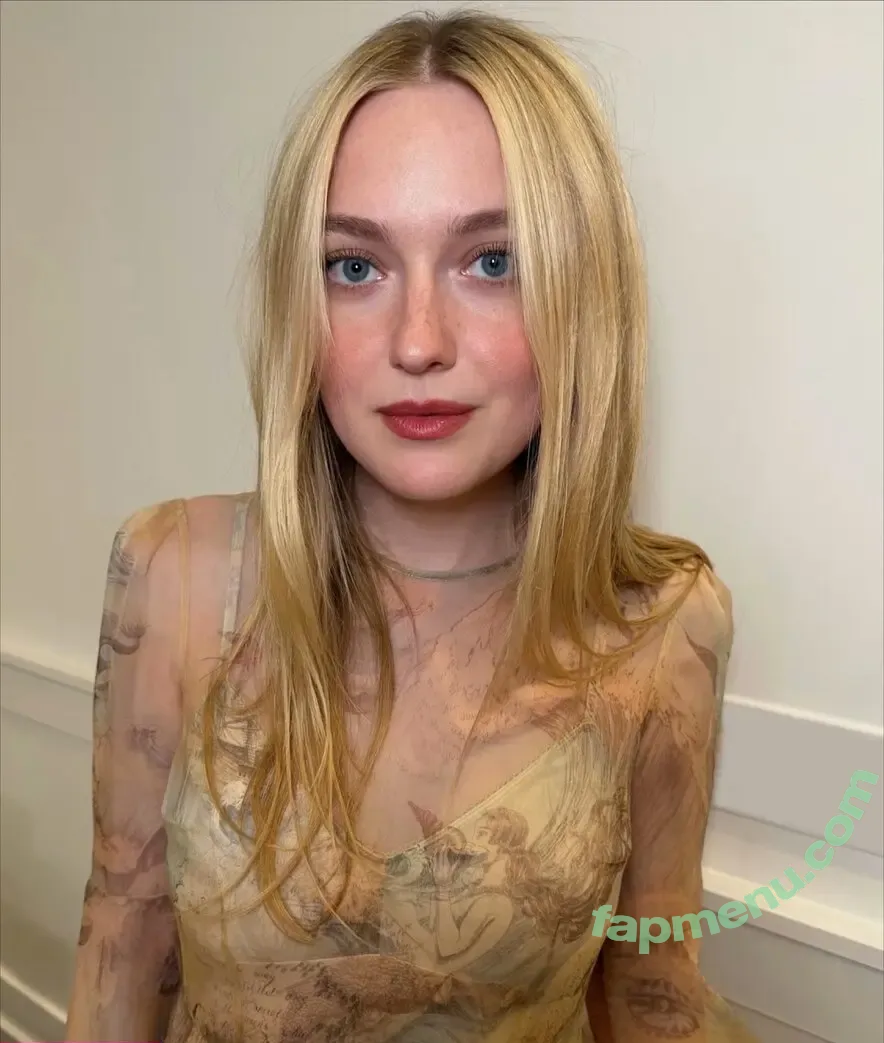 Dakota Fanning nude photo #0655 (dakota_fanning / dakotafanning)