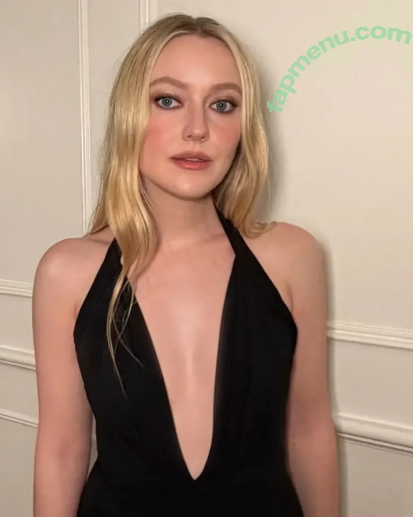 Dakota Fanning nude photo #0662 (dakota_fanning / dakotafanning)