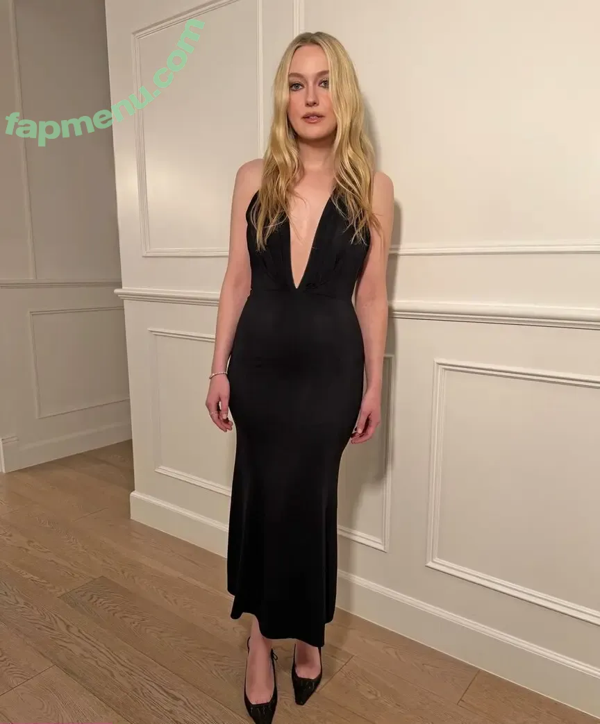 Dakota Fanning nude photo #0674 (dakota_fanning / dakotafanning)