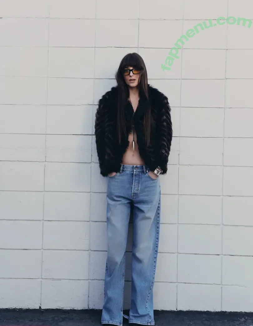 Dakota Johnson nude photo #1461 (dakotajohnson / isDakotaJohnson)