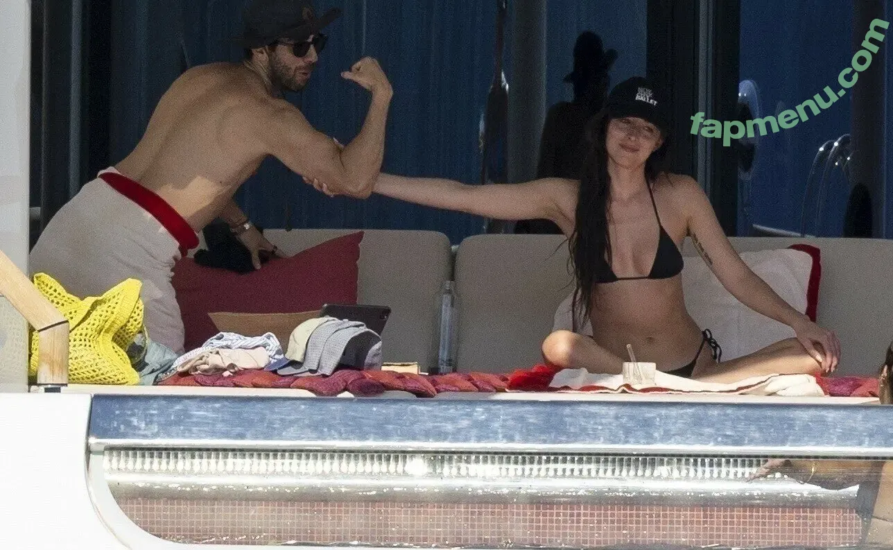 Dakota Johnson nude photo #1518 (dakotajohnson / isDakotaJohnson)