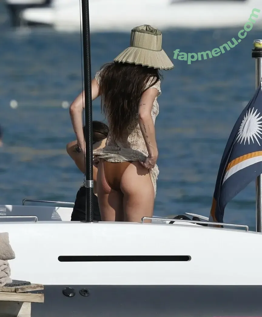 Dakota Johnson nude photo #1529 (dakotajohnson / isDakotaJohnson)