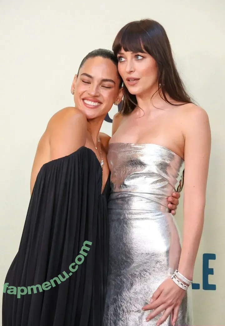 Dakota Johnson nude photo #1608 (dakotajohnson / isDakotaJohnson)