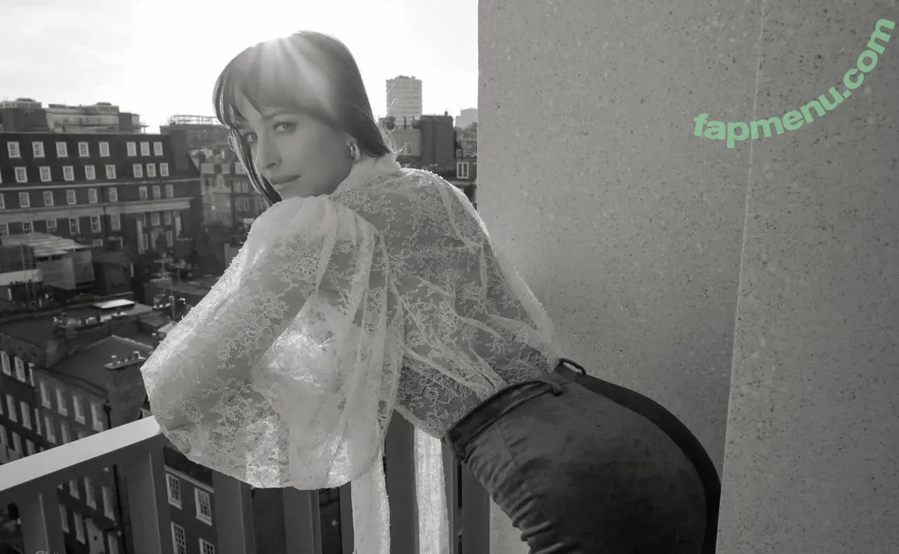 Dakota Johnson nude photo #1635 (dakotajohnson / isDakotaJohnson)