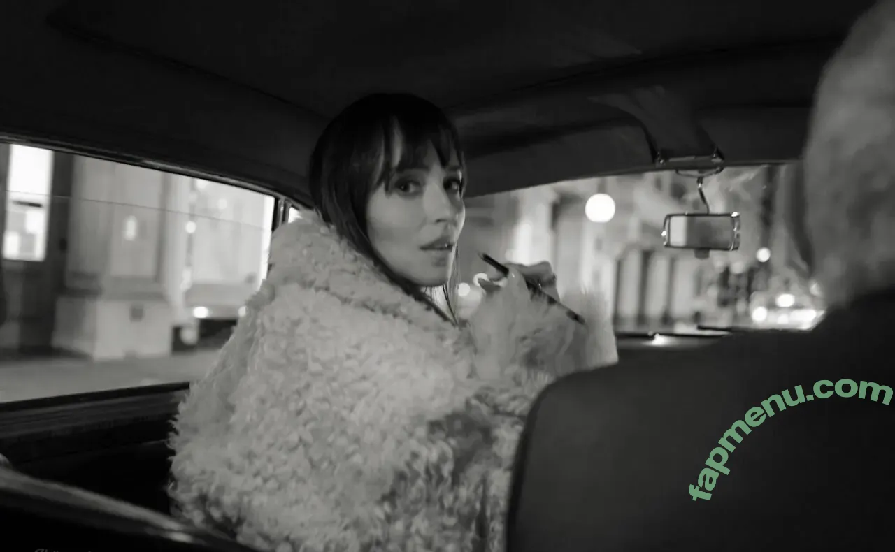 Dakota Johnson nude photo #1643 (dakotajohnson / isDakotaJohnson)