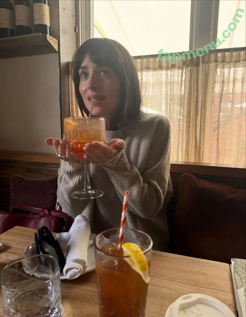 Dakota Johnson nude photo #1837 (dakotajohnson / isDakotaJohnson)
