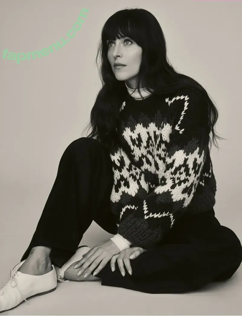 Dakota Johnson nude photo #1864 (dakotajohnson / isDakotaJohnson)
