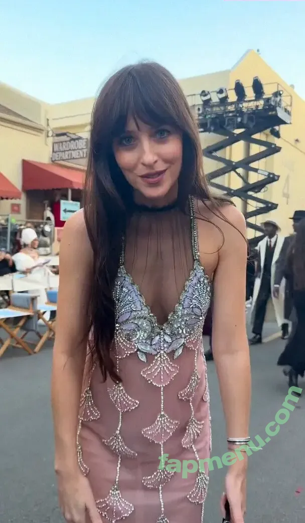 Dakota Johnson nude photo #1866 (dakotajohnson / isDakotaJohnson)