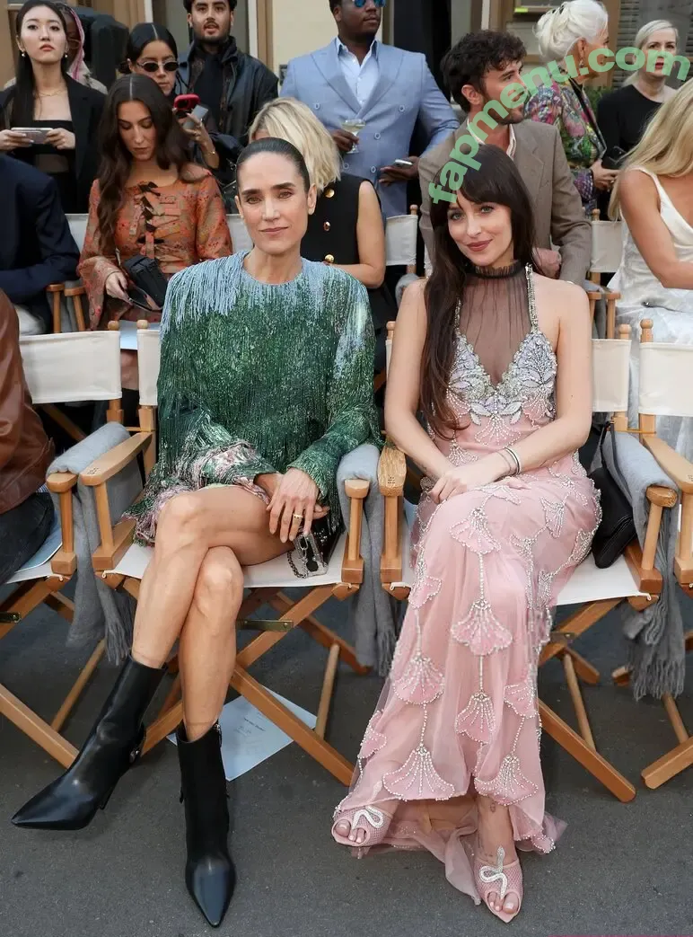 Dakota Johnson nude photo #1873 (dakotajohnson / isDakotaJohnson)