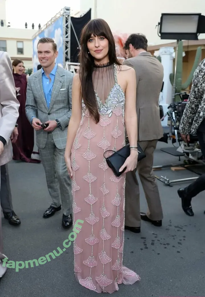 Dakota Johnson nude photo #1877 (dakotajohnson / isDakotaJohnson)