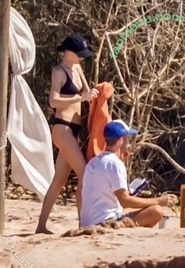 Dakota Johnson nude photo #1987 (dakotajohnson / isDakotaJohnson)