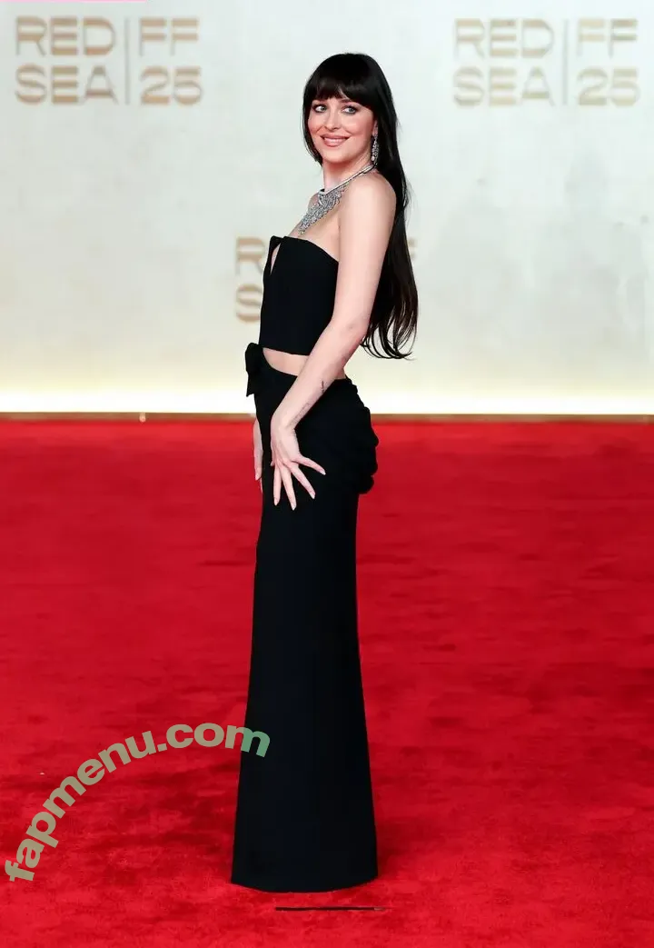 Dakota Johnson nude photo #2067 (dakotajohnson / isDakotaJohnson)