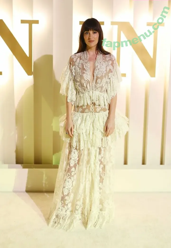 Dakota Johnson nude photo #2098 (dakotajohnson / isDakotaJohnson)