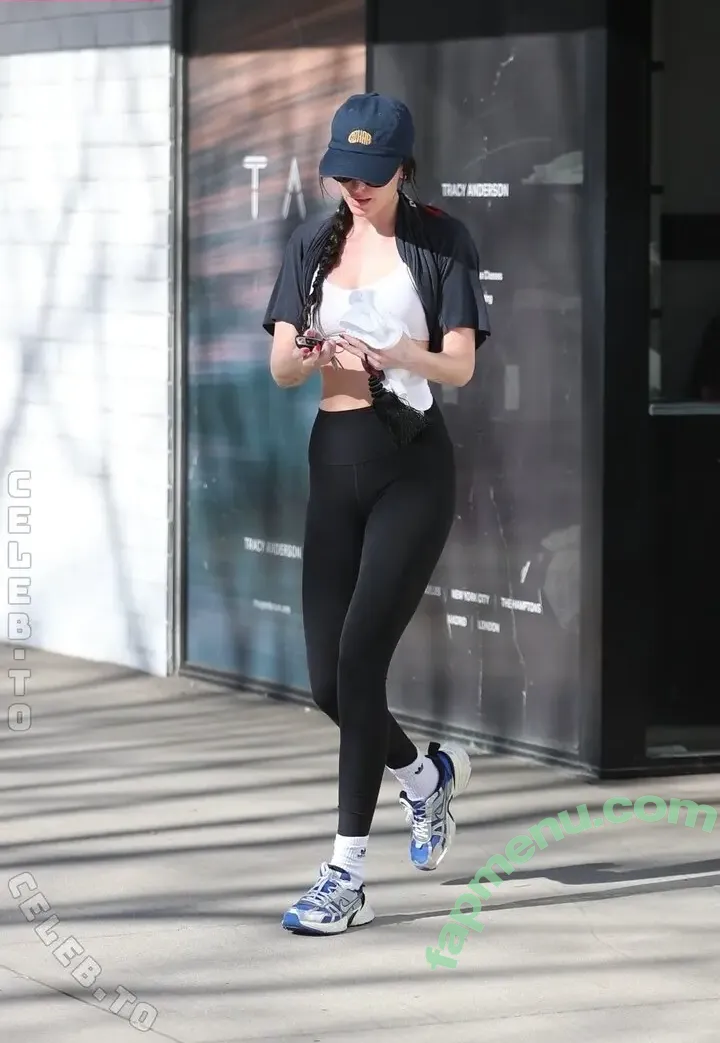 Dakota Johnson nude photo #2151 (dakotajohnson / isDakotaJohnson)