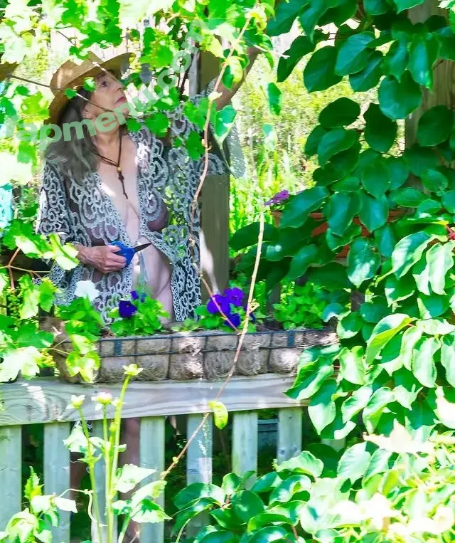 Dame Dishabille nude photo #0018 (dame_dishabille)