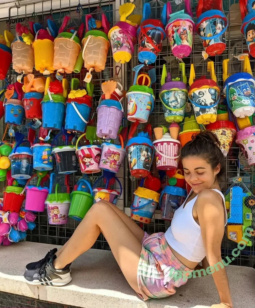 Dana Nomad nude photo #0006 (dana.damon / dananomadamon)