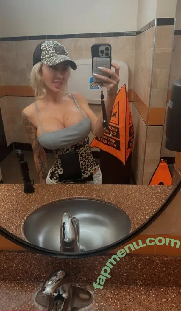 Danaemari nude photo #0029 (danaemari2.0 / danaemari_)