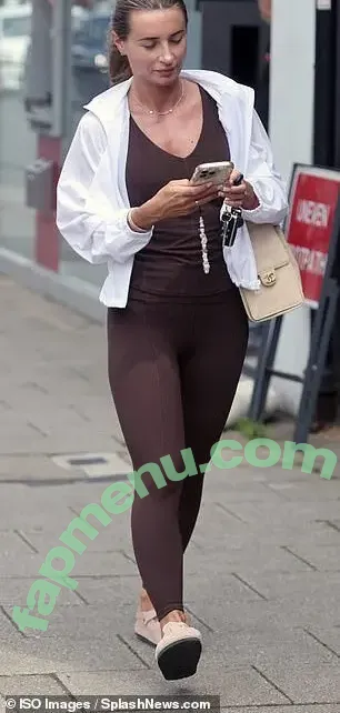 Dani Dyer nude photo #0029 (danidyerxx / dannydyerlk)