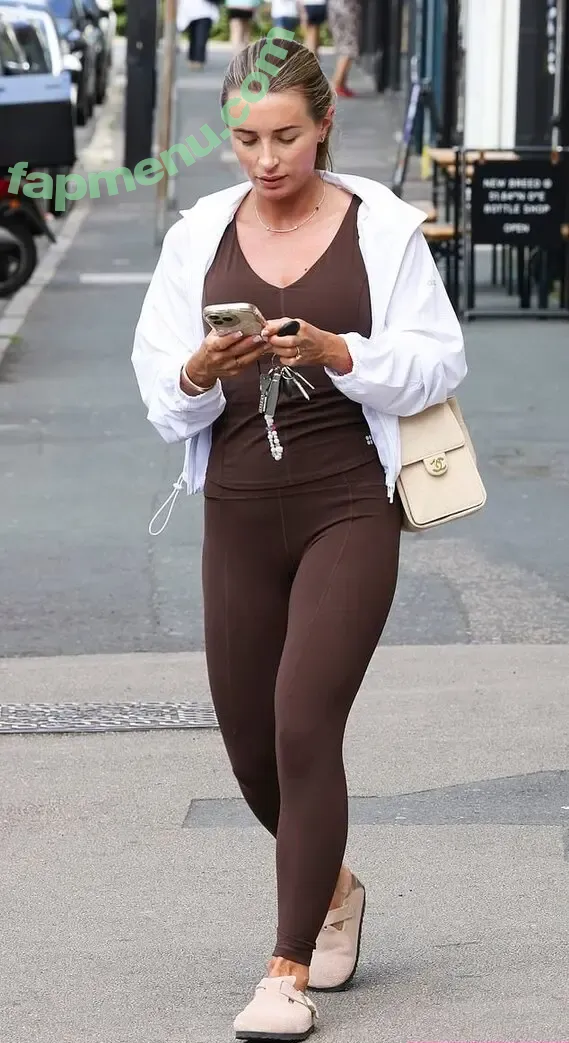 Dani Dyer nude photo #0031 (danidyerxx / dannydyerlk)