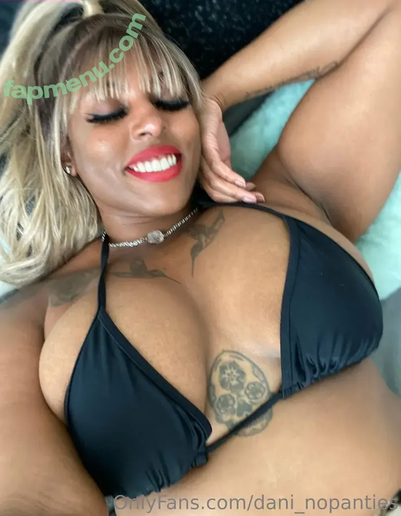 dani_nopanties nude photo #0008 (daninopanties)